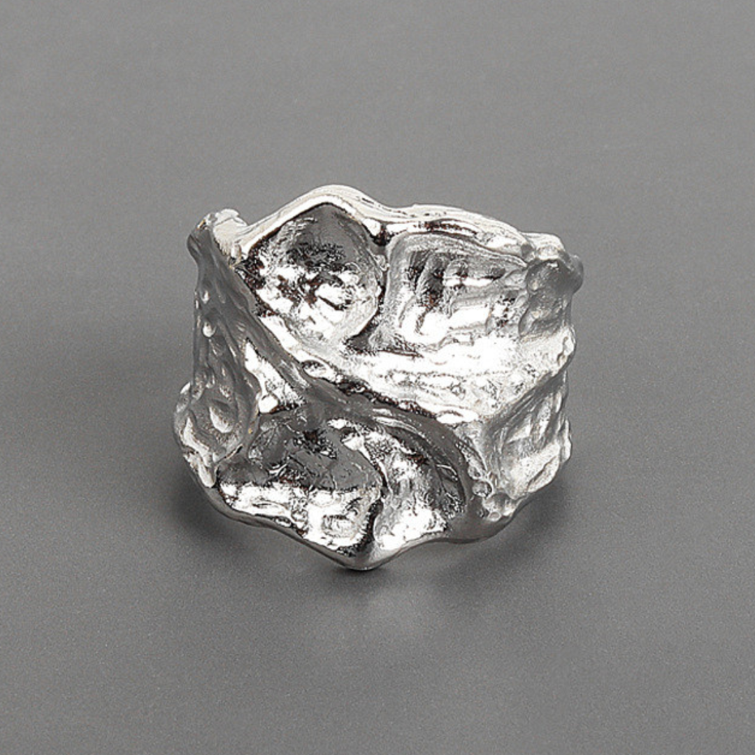 Special Edition ring with Crinkled Design