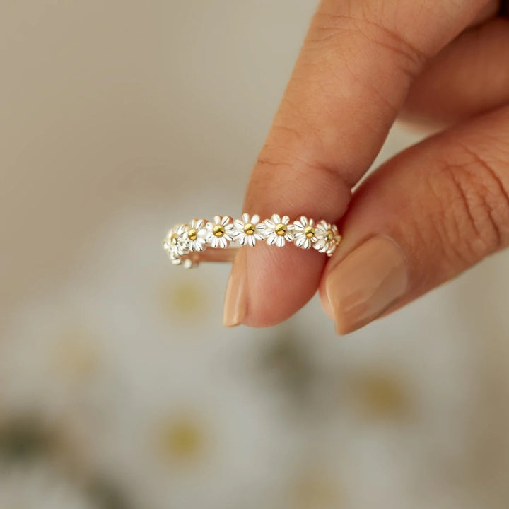 Luxurious Flower Ring