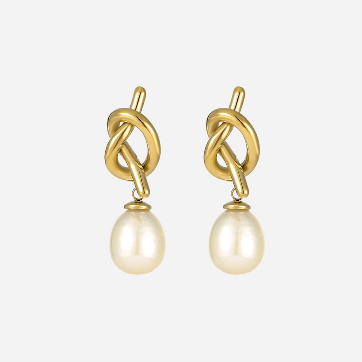 Vintage Round Pearls with Gold-Plated Earrings