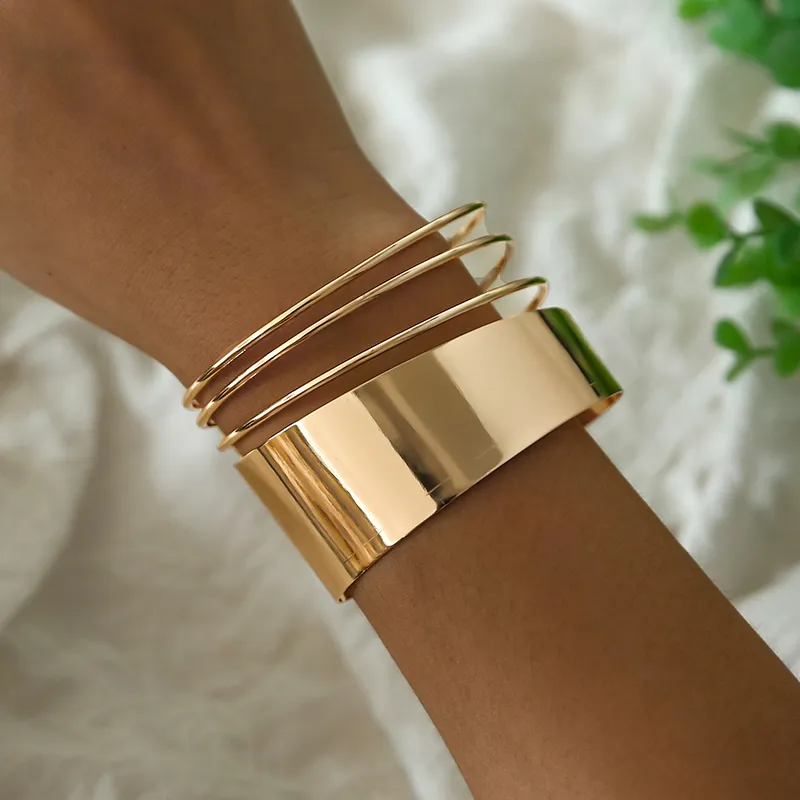 Vintage Classic Gold-Plated Bracelet