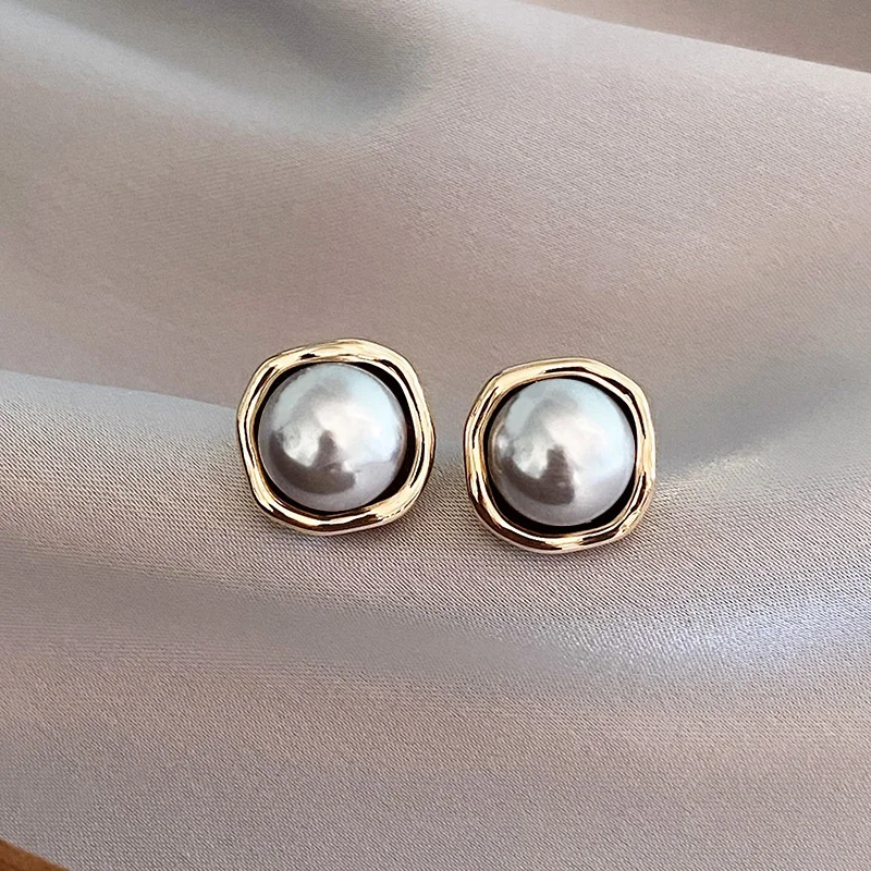 Vintage Elegant Black Pearl Earrings