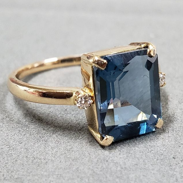 Vintage Cubic Blue Crystal Ring