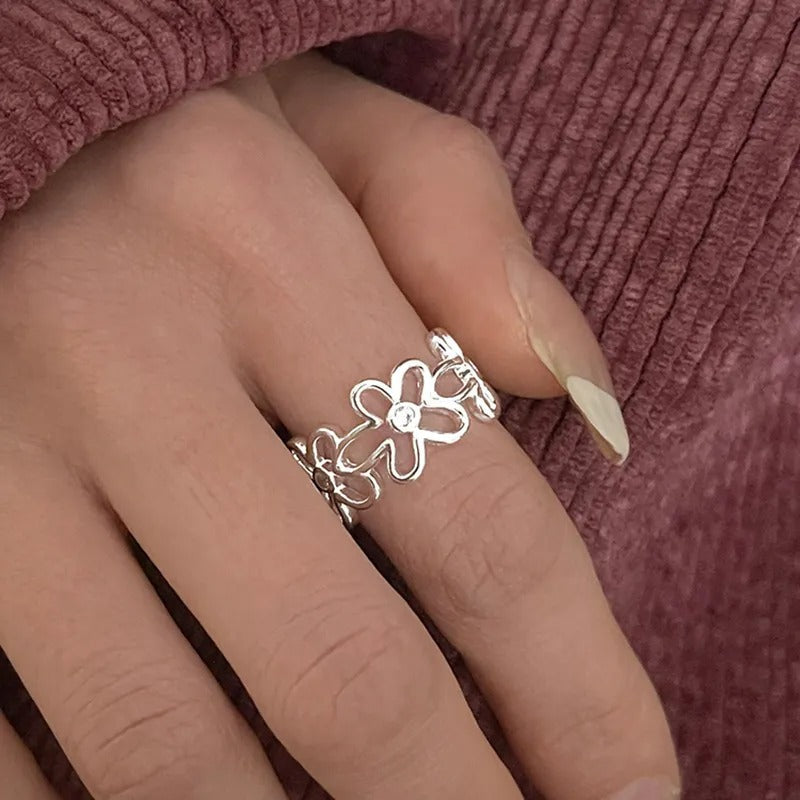 Adjustable Vintage Flower Ring