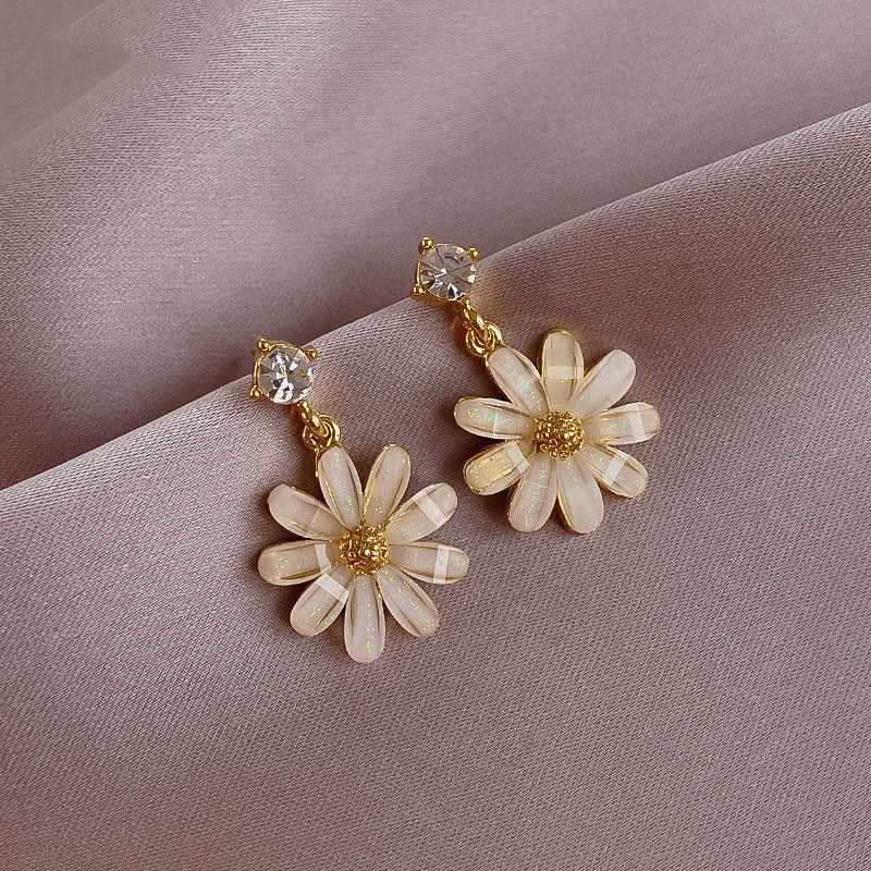 Pearl Daisy Earrings